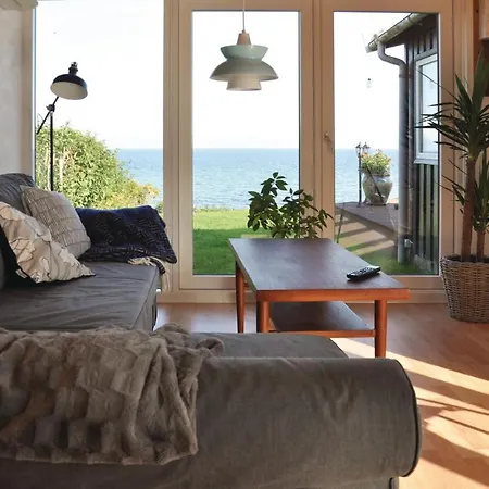Vakantiehuis Two-bedroom Holiday In *