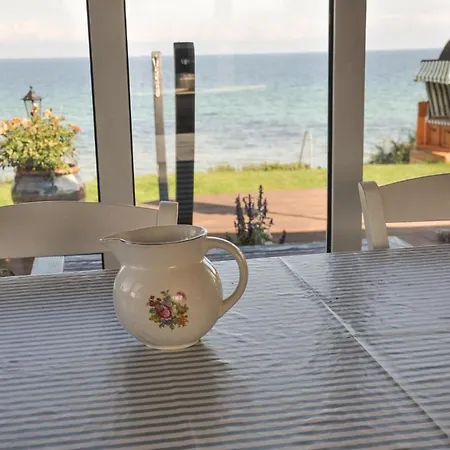 Vakantiehuis Two-bedroom Holiday In *